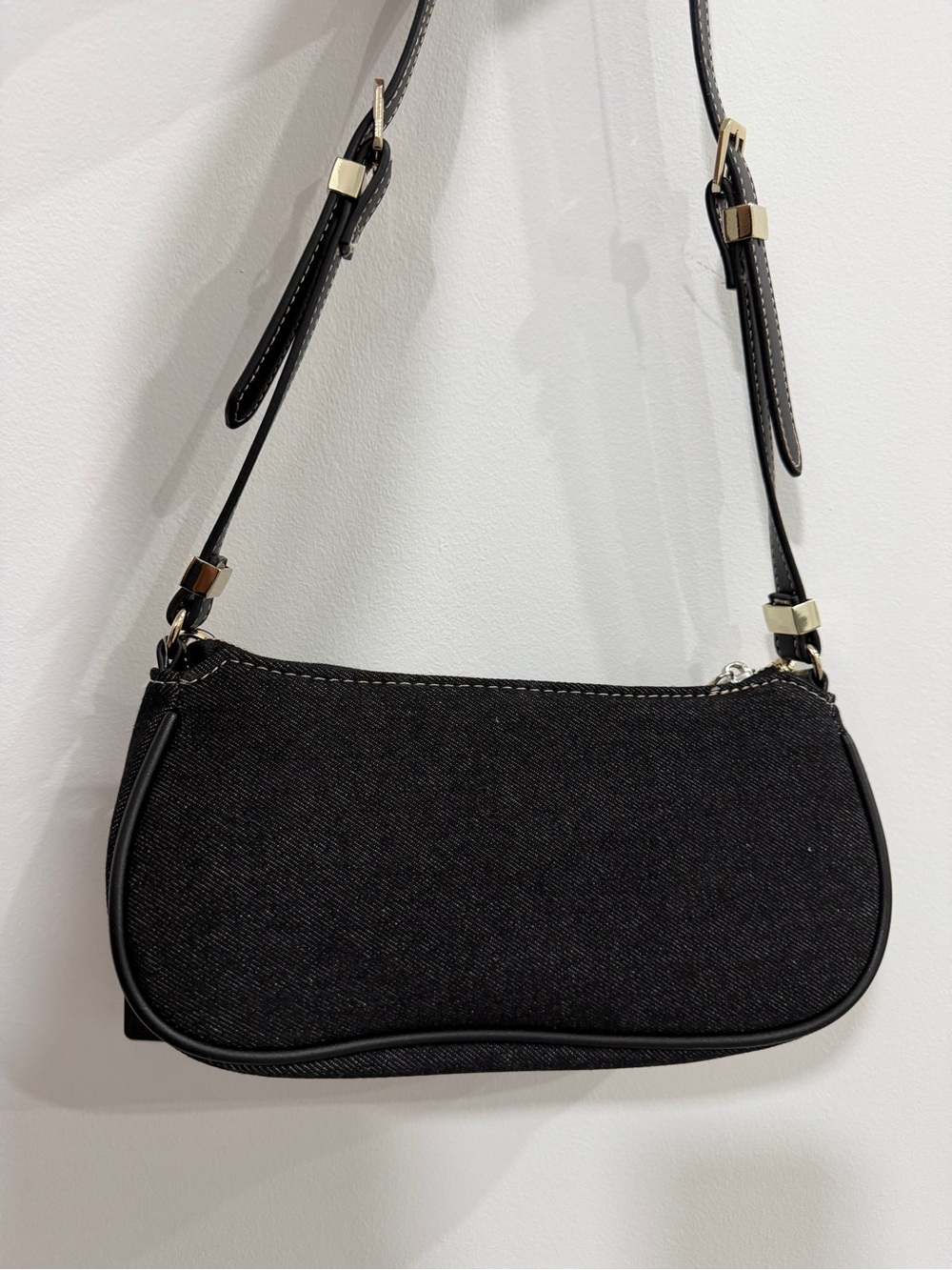 True Religion Black Shoulder Bag with Heart Charm Chain - Picture 4 of 6